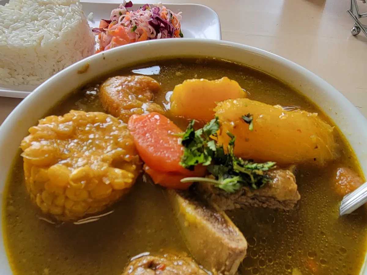 Aroma De Cafe Restaurante Y Panaderia Colombiana photo 2