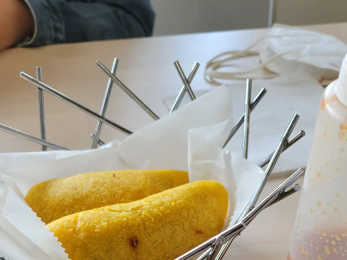 Aroma De Cafe Restaurante Y Panaderia Colombiana photo 3