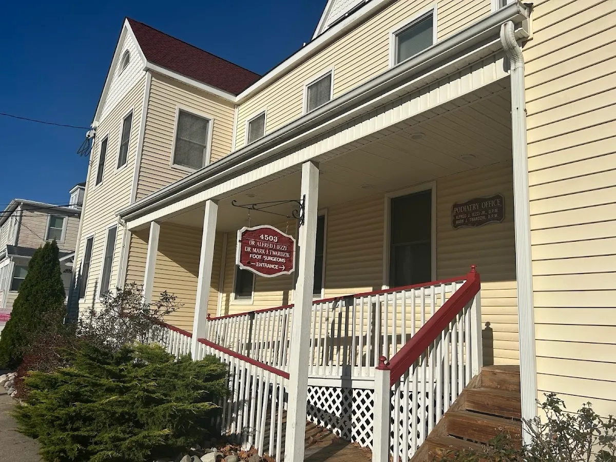 Atlanticare Regional Medical: Twardzik Jennifer DO