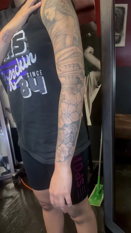 AxG Tattoos & Piercing photo 4