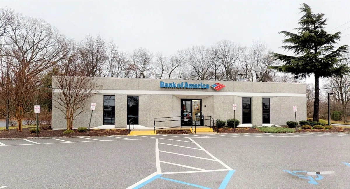 Bank of America (with Drive-thru ATM)