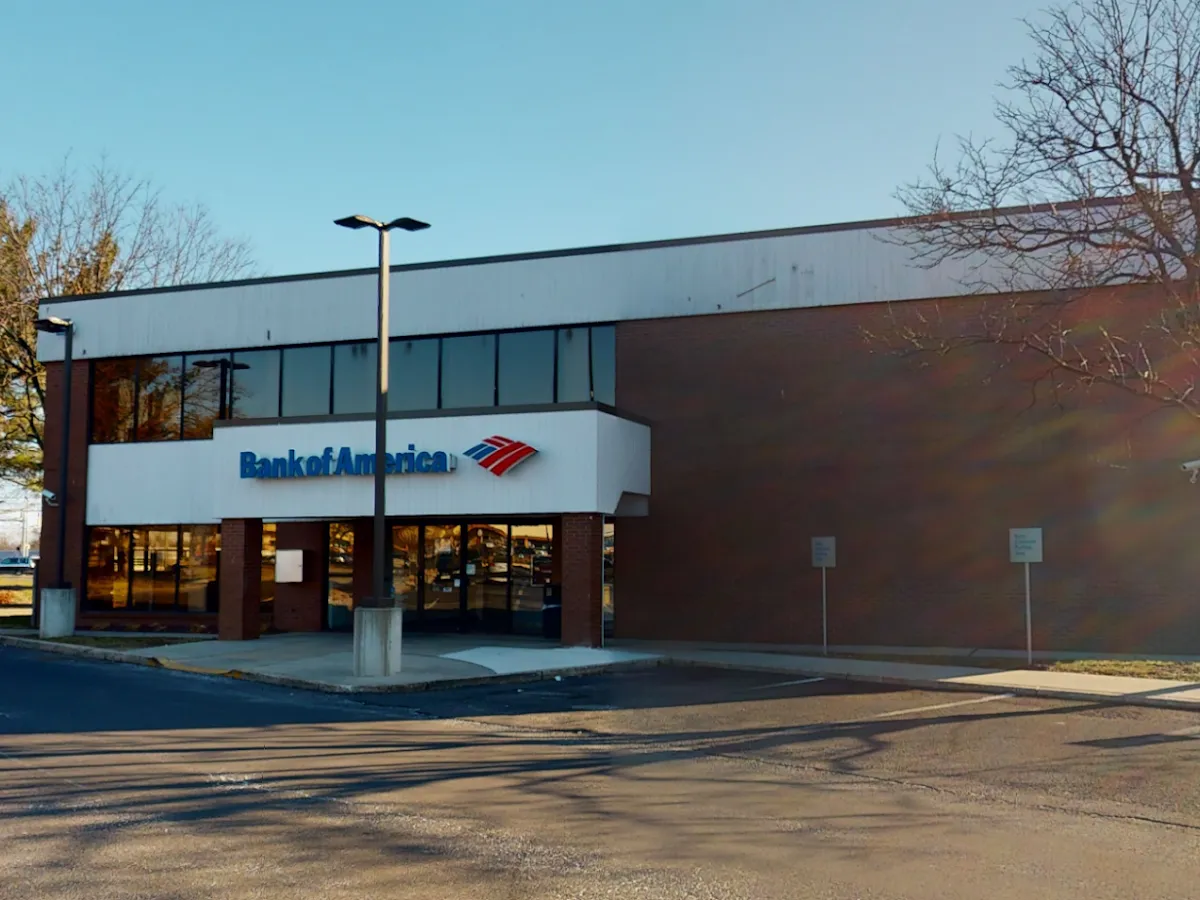 Bank of America (with Drive-thru ATM)