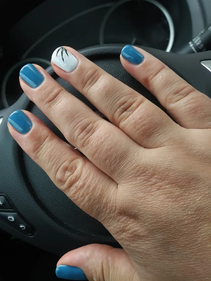 Bella Nail & Spa photo 2