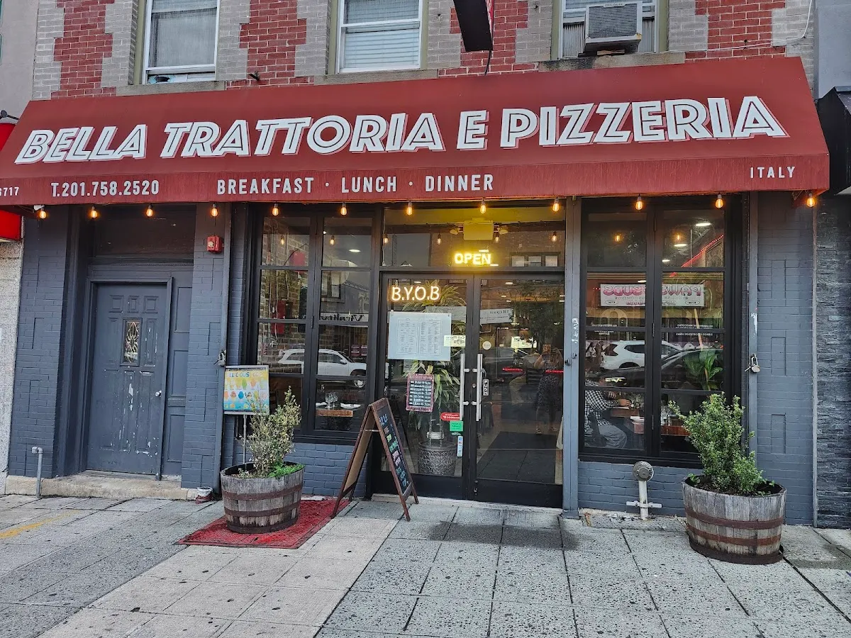 Bella Trattoria E Pizzeria photo 2