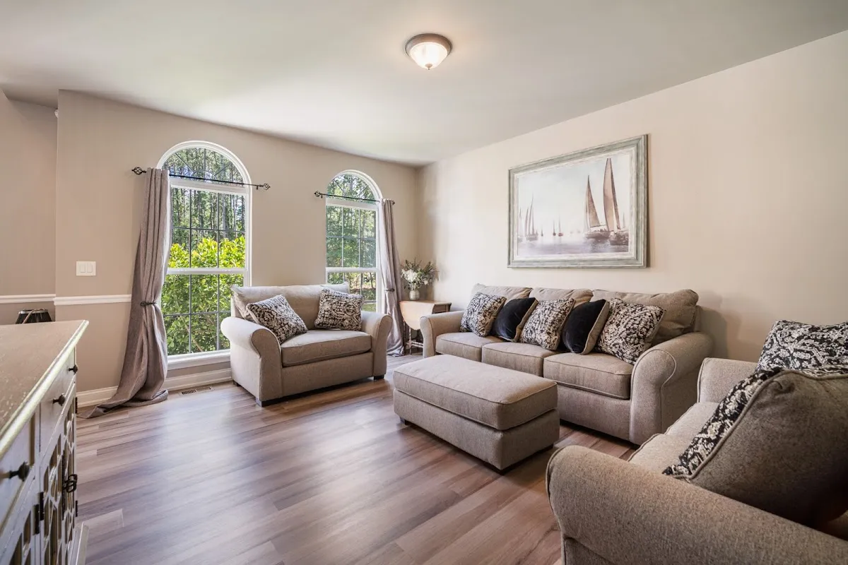 BETH VAN SYCKLE, BROKER-SALESPERSON, REAL ESTATE AGENT photo 4