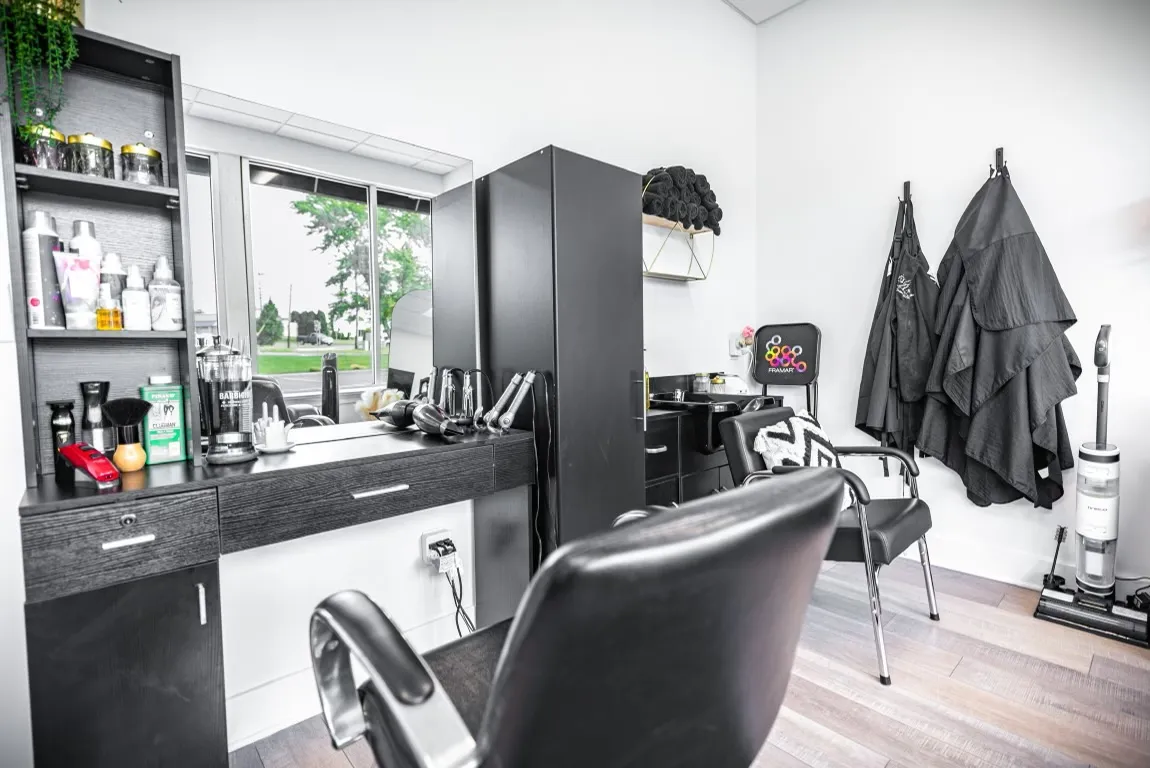 Blondies' Beauty Bar photo 2