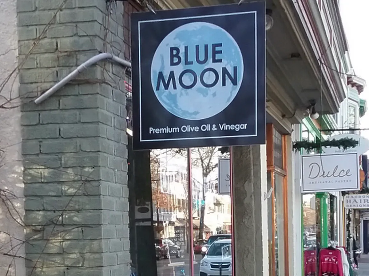 Blue Moon Premium Olive Oil & Vinegar