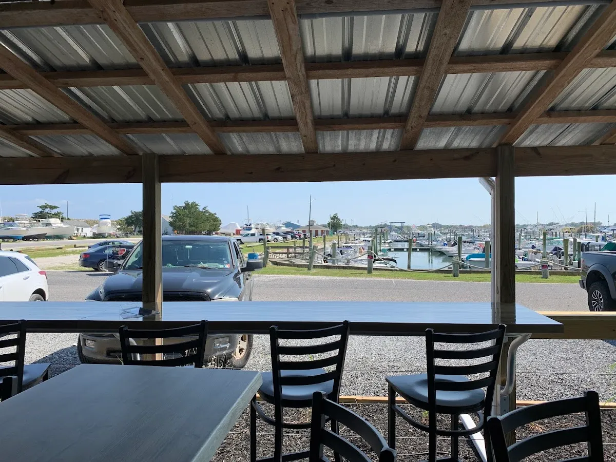 Bree-Zee-Lee Yacht Basin photo 5