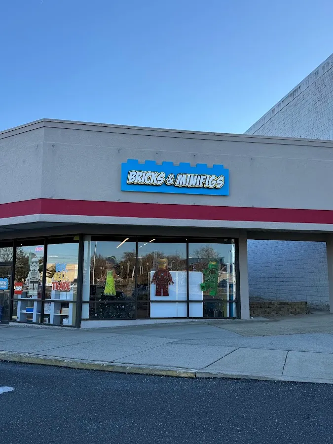 Bricks & Minifigs Cherry Hill