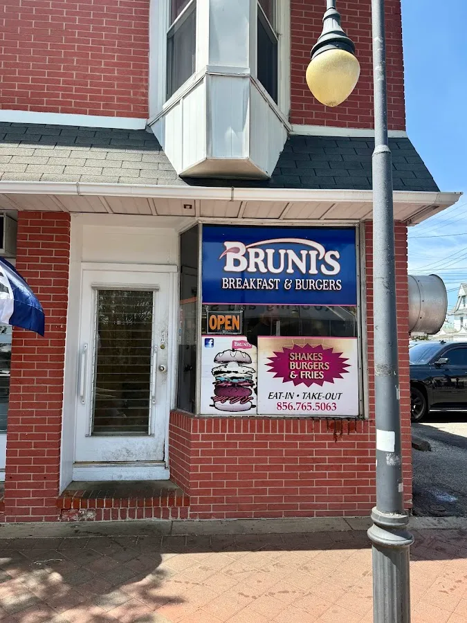 Brunis Breakfast & Burgers