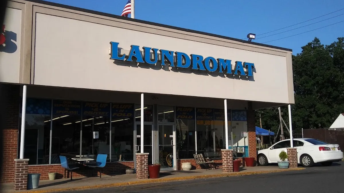 C & R Laundromats & Laundry Service photo 2