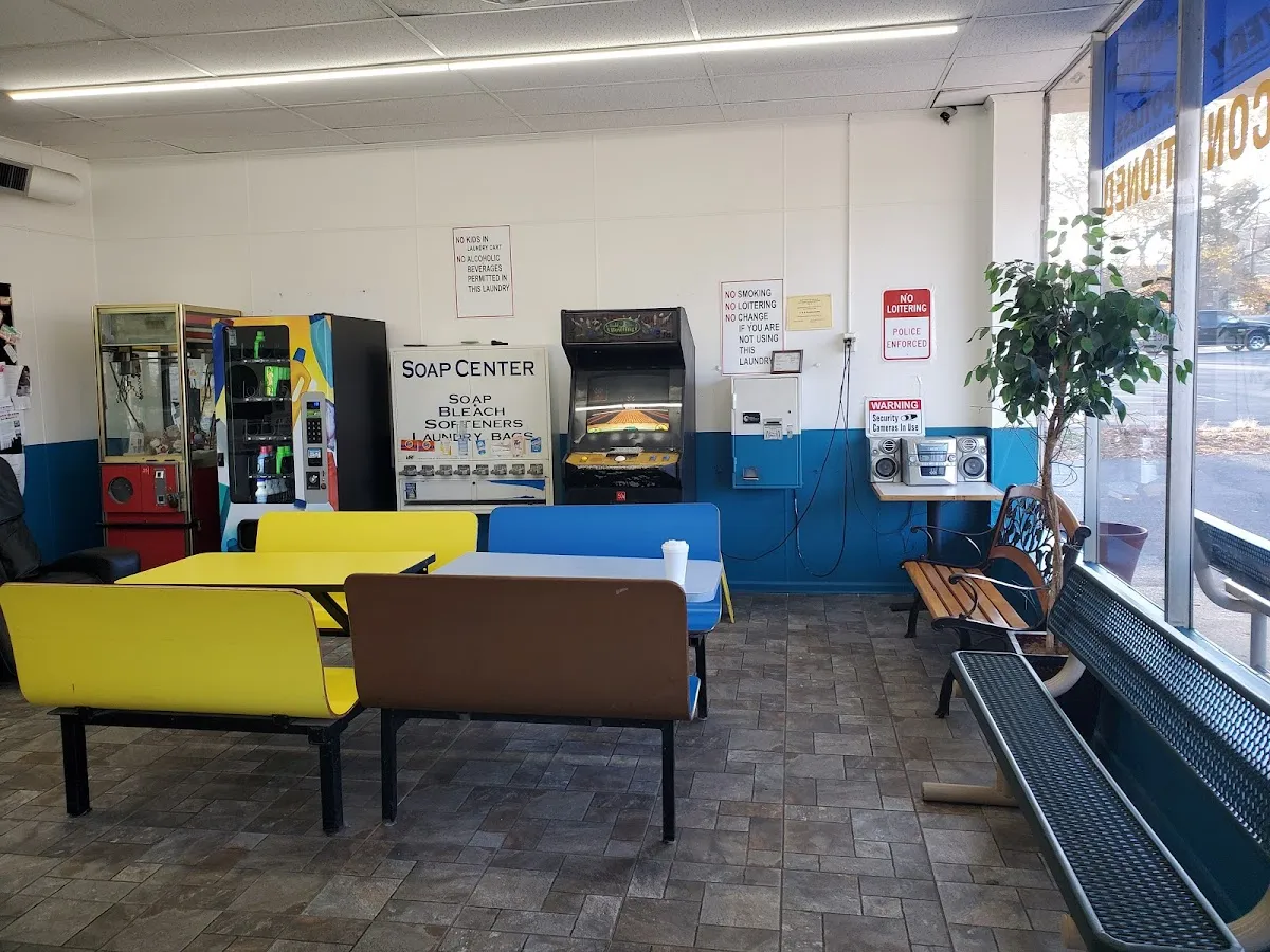 C & R Laundromats & Laundry Service photo 3
