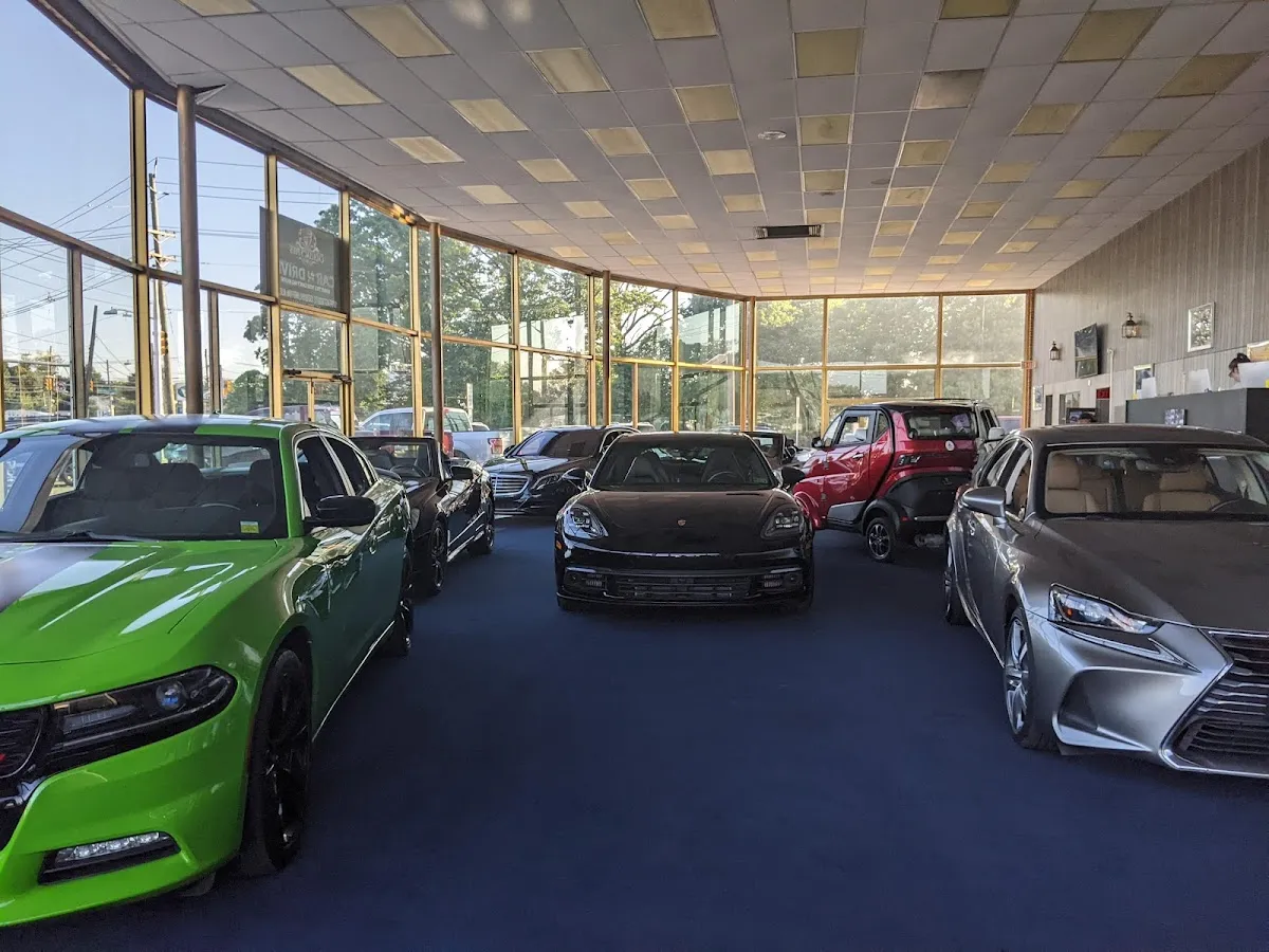 Cadillac's Plus - Car N Drive