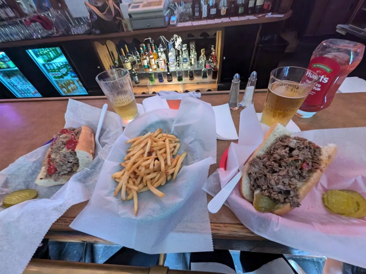 Caesar's Lounge & Liquor photo 4