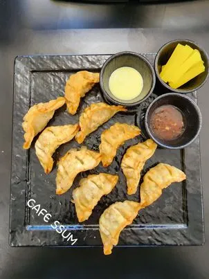 Cafe SSUM & KARAOKE photo 3