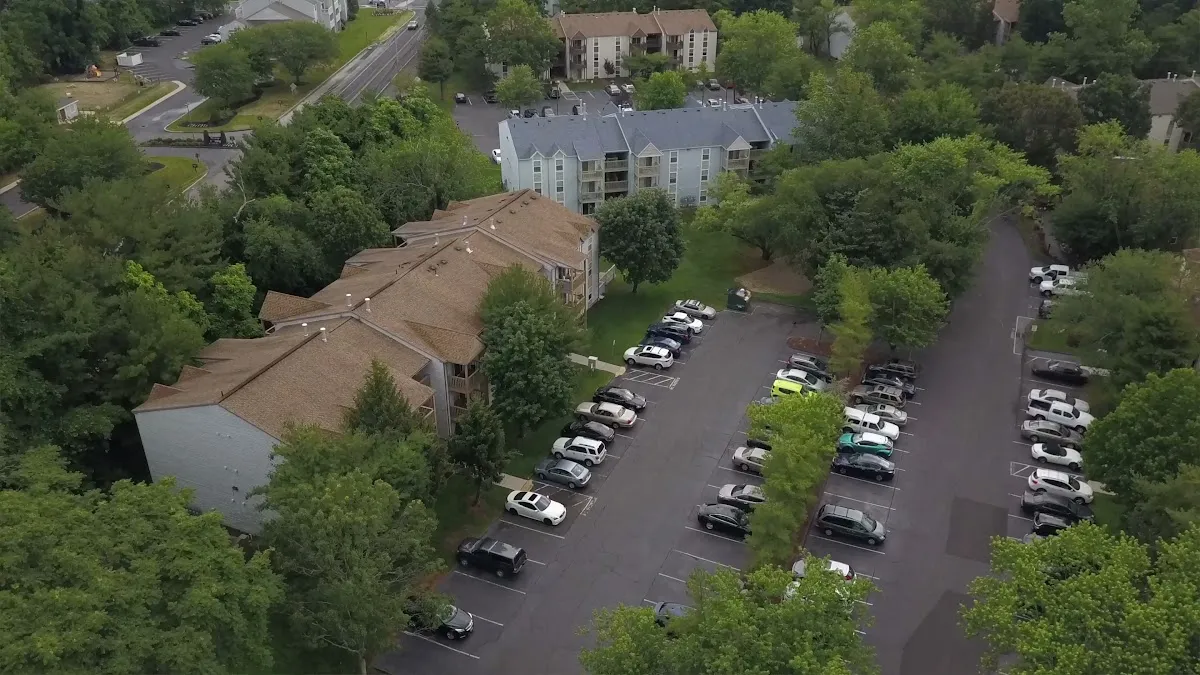 California Apartments photo 4