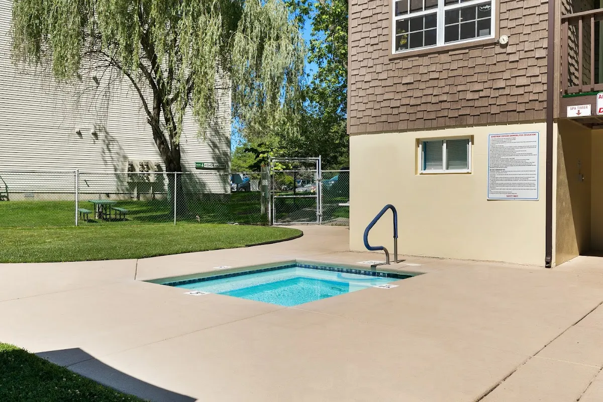 California Apartments photo 5