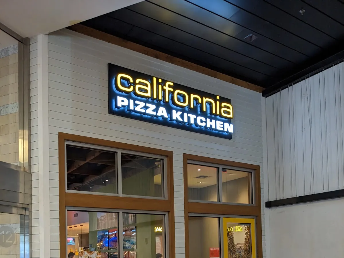 California Pizza Kitchen at Paramus