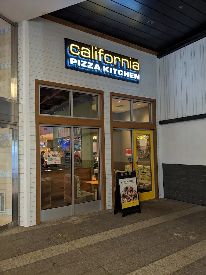 California Pizza Kitchen at Paramus photo 2