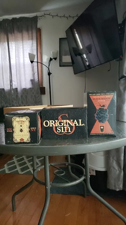 Canal's Wines Unlimited, Inc. photo 2