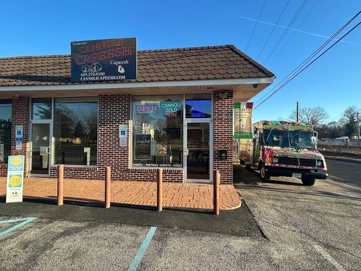 Cannoli Capeesh