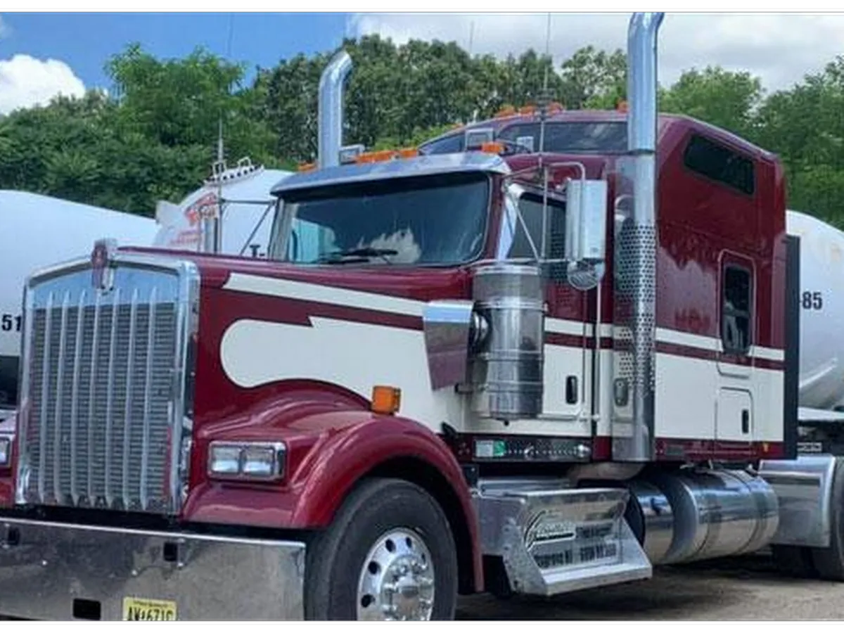 CCC Newfield Truck Center photo 2