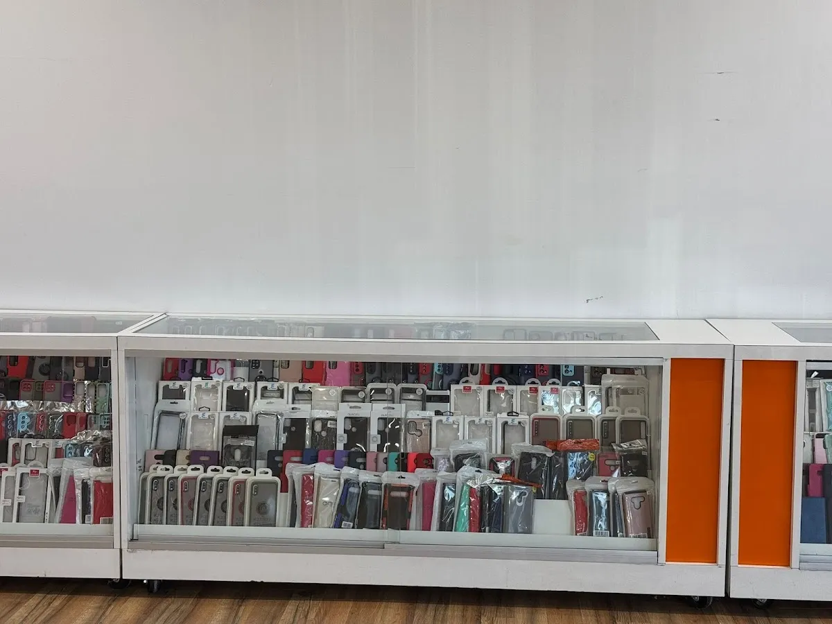 CellFix + Plus and Game console Fix (Cheapest in 10 Miles Radius Guaranteed) photo 4