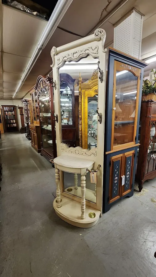 Center Stage Antiques photo 2