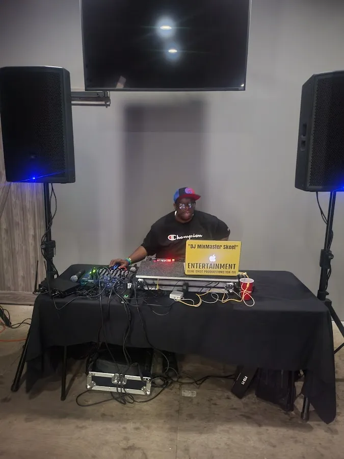 Charlies Place photo 2