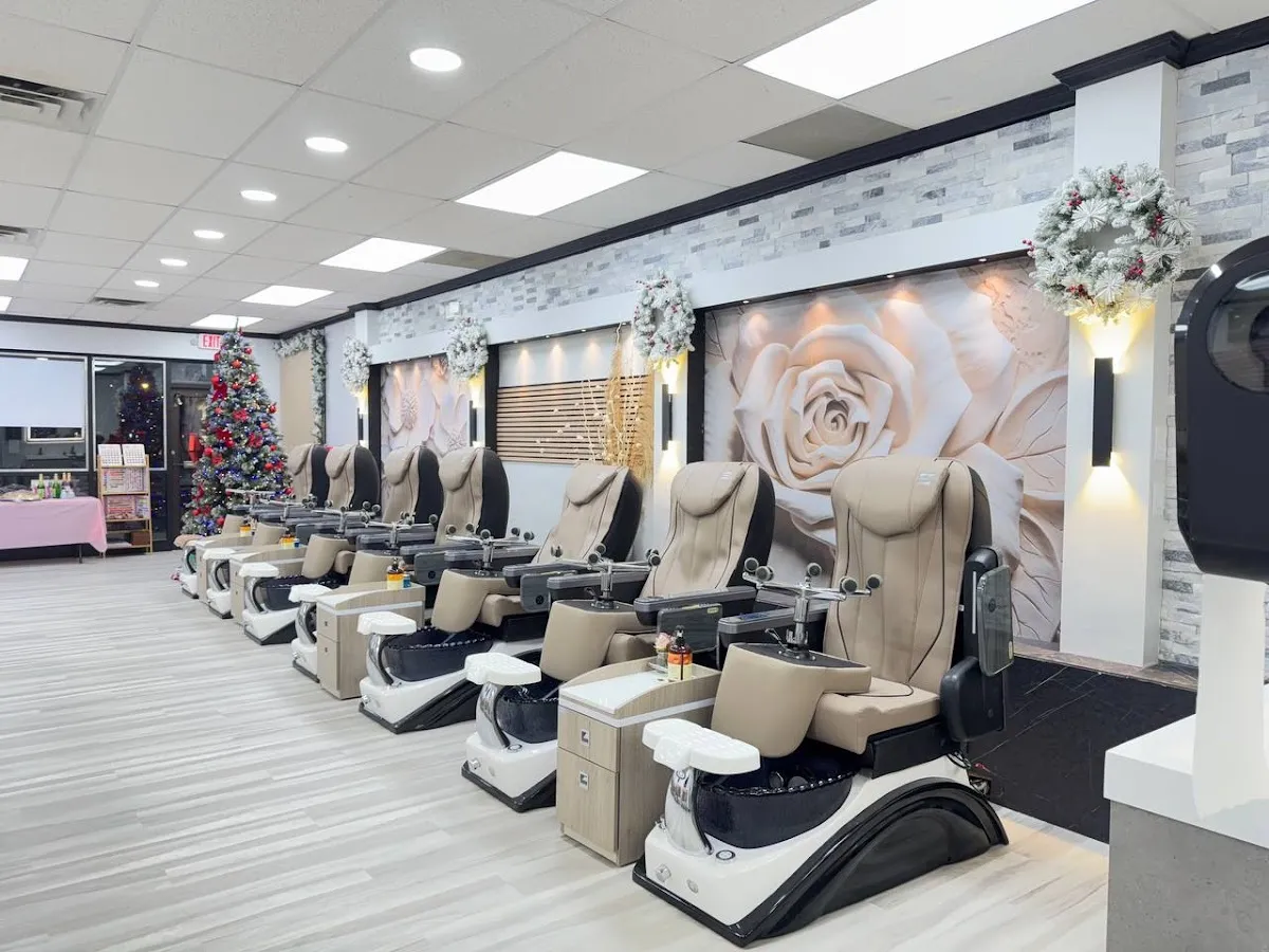 Chi Chi Nails Spa EHT