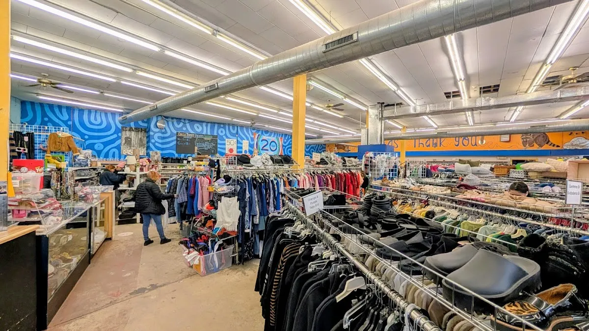 Circle Thrift photo 3