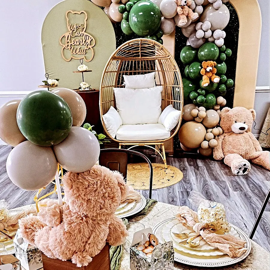 Clique Socially photo 2