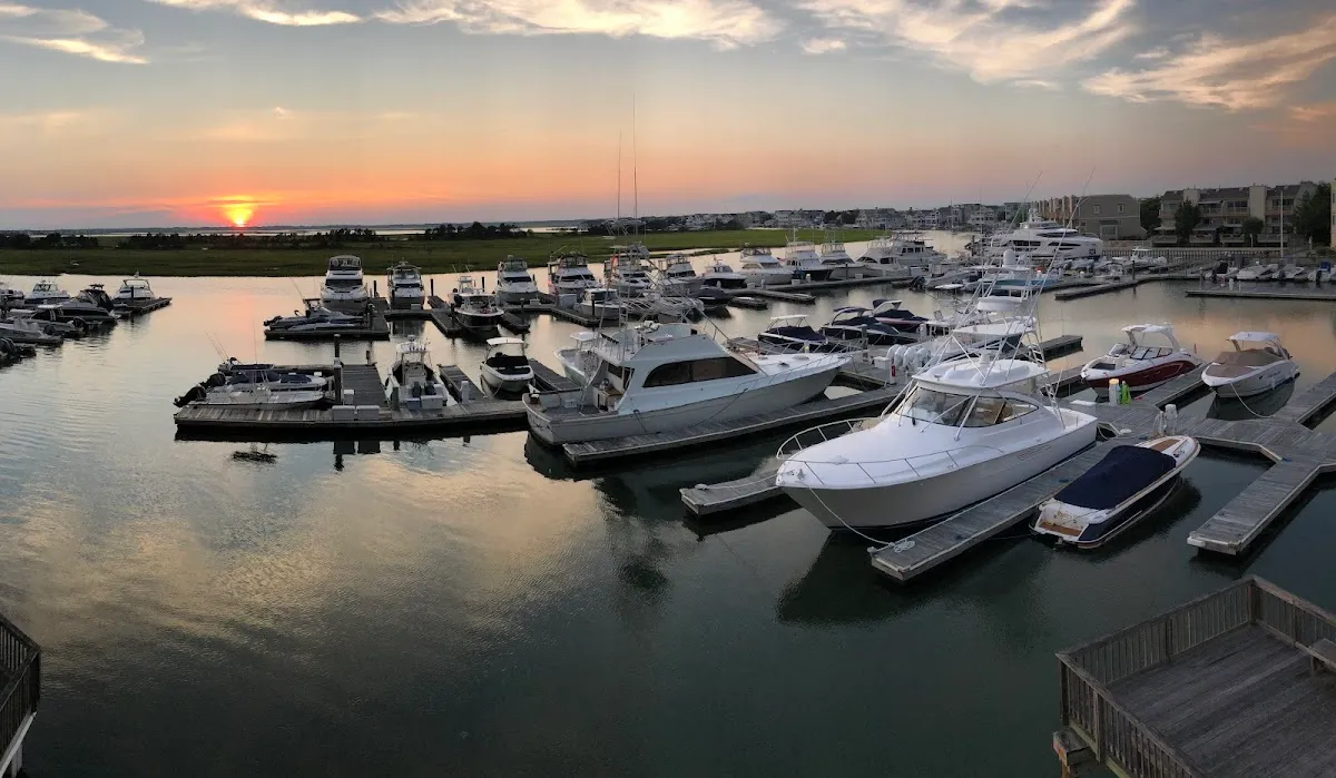 Commodore Bay Marina