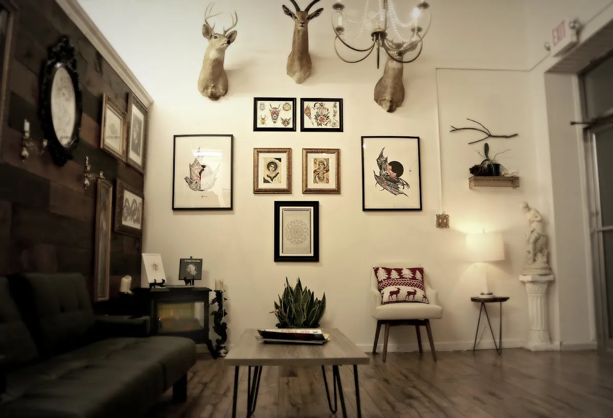 Crown & Anchor Tattoo Parlor