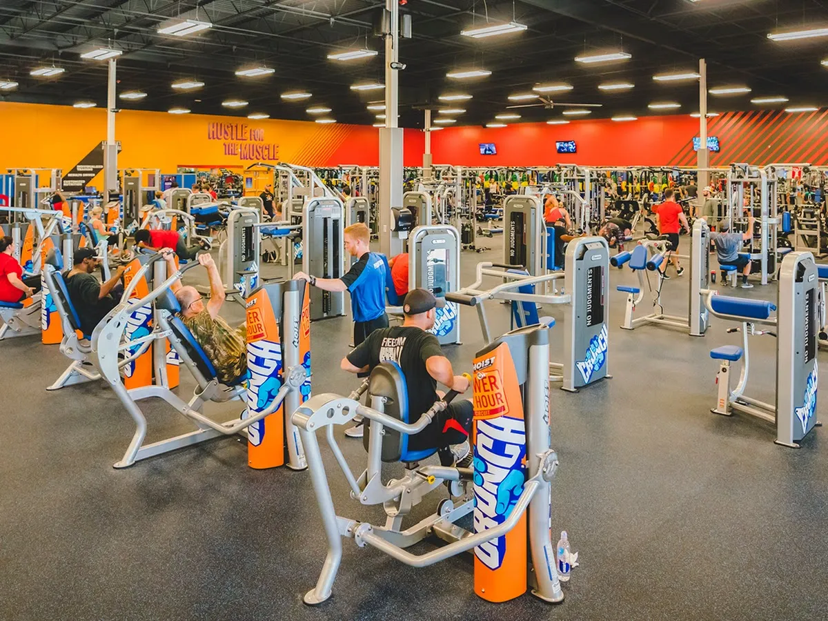 Crunch Fitness - Newark