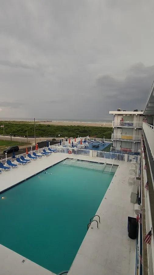 Crusader Oceanfront Resort and Restaurant photo 3