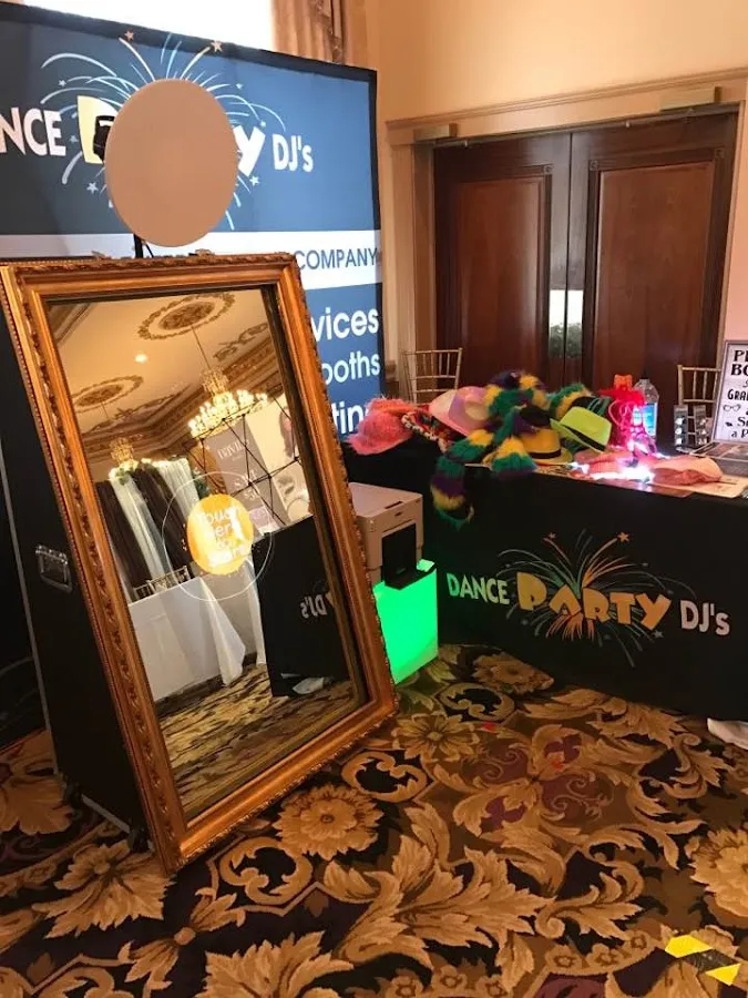 Dance Party DJ's & Photo Booths photo 3