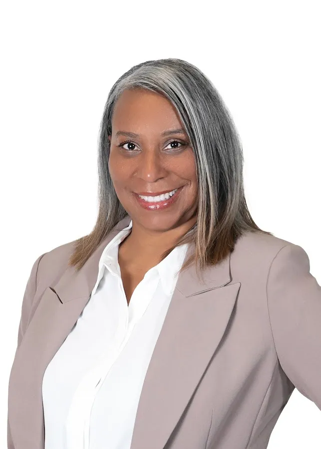 Dannette Weaver Real Estate Agent photo 2