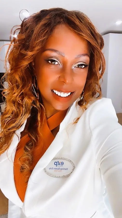 Darling Queen Ealy - Realtor