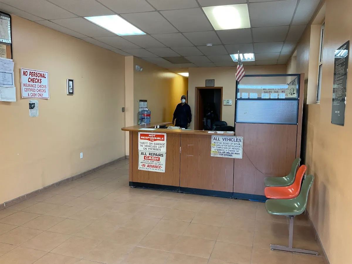 Dave's Auto Body photo 4