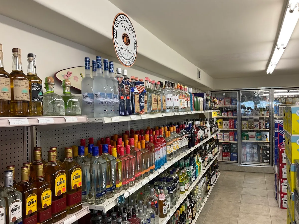 Deep Sea Liquors photo 2