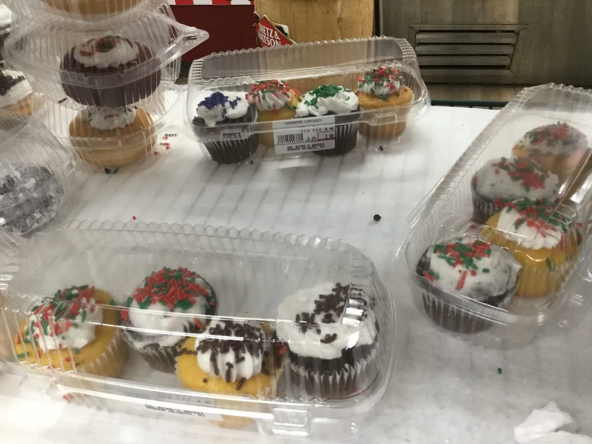 Del Buono’s Bakery and Carmen’s Deli photo 3