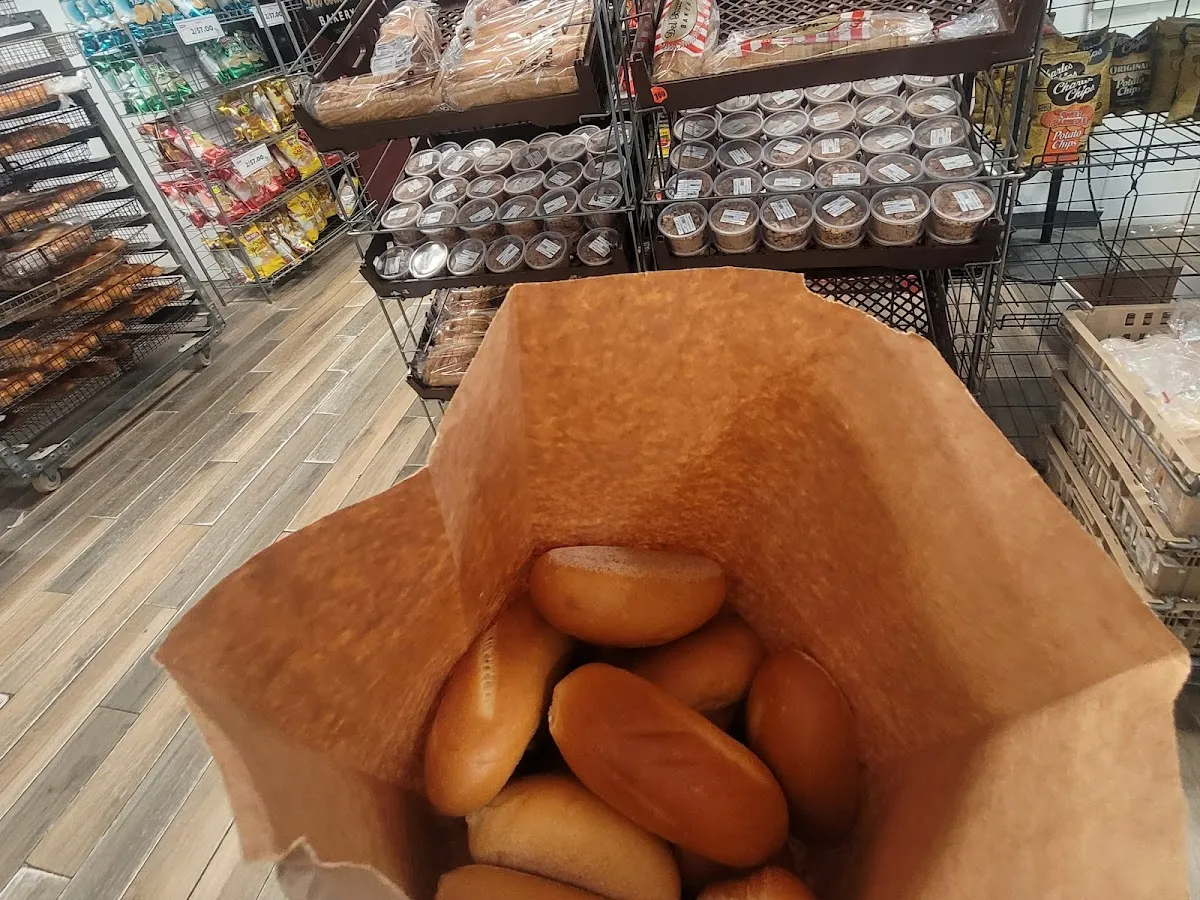 Del Buono’s Bakery and Carmen’s Deli photo 4