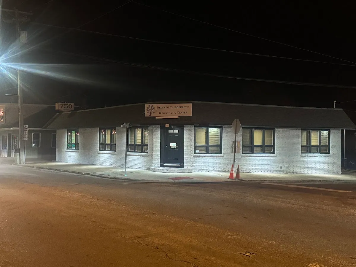 DeLanzo Chiropractic & Aesthetic Center