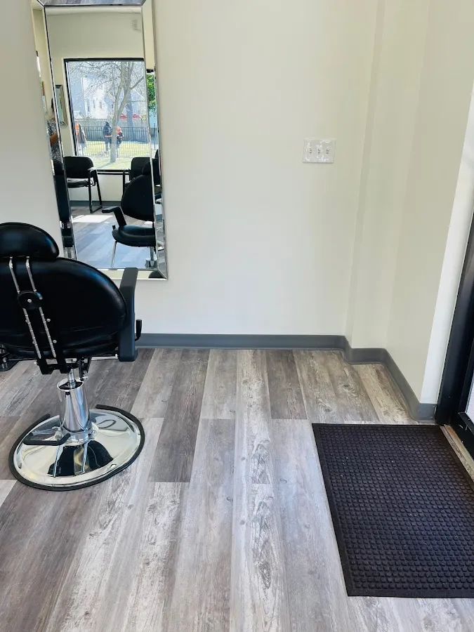 Deluxe Eyebrow Threading & Beauty Salon photo 3