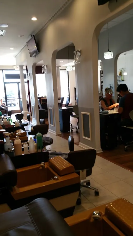 Deluxe Nails & Spa photo 3