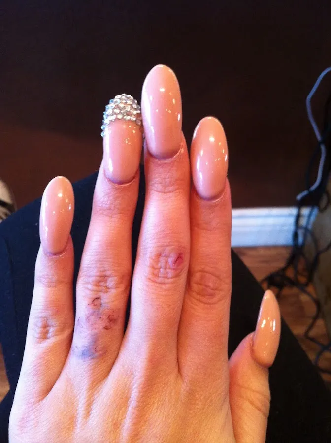 Deluxe Nails & Spa photo 4