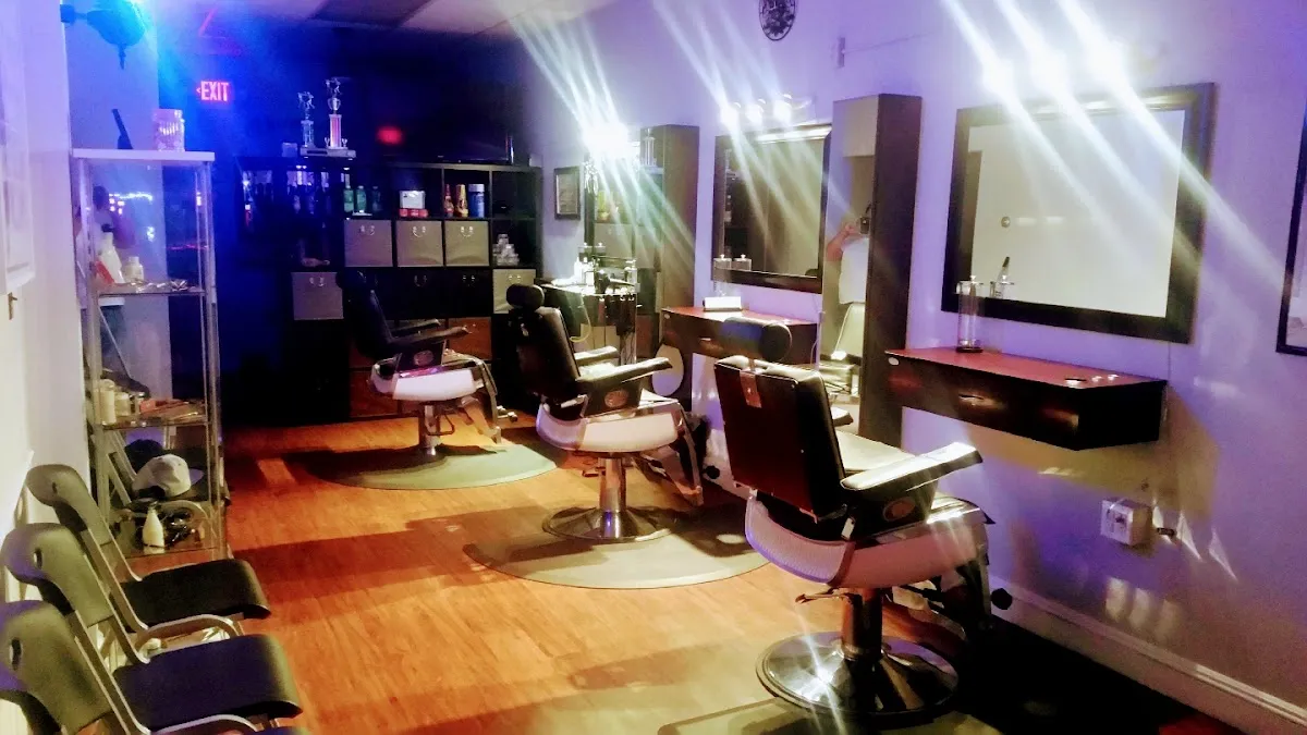 Diamond Cuts Barbershop photo 2