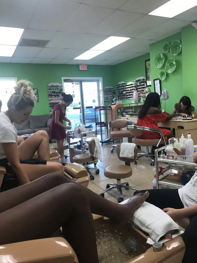 Diamond Nails and Spa photo 3