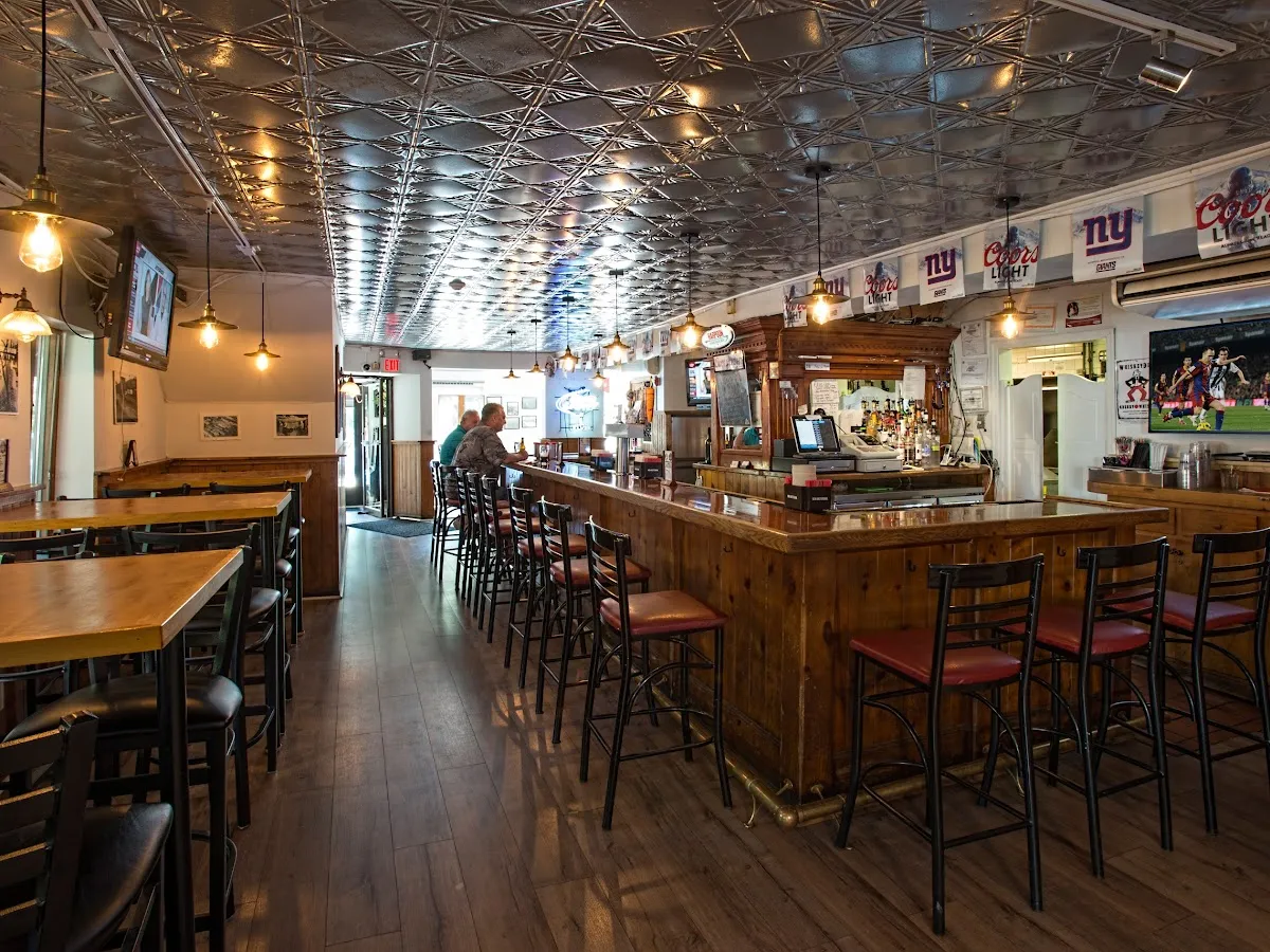 Dino's Bar and Grill